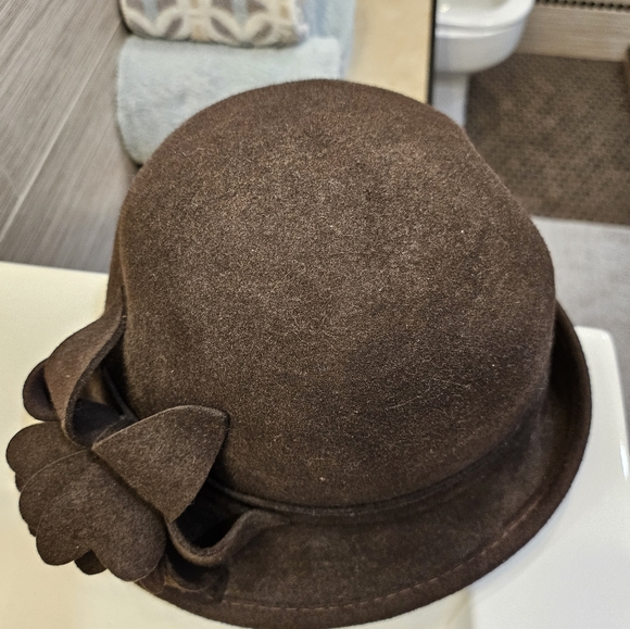 Hat - Picture 3 of 4